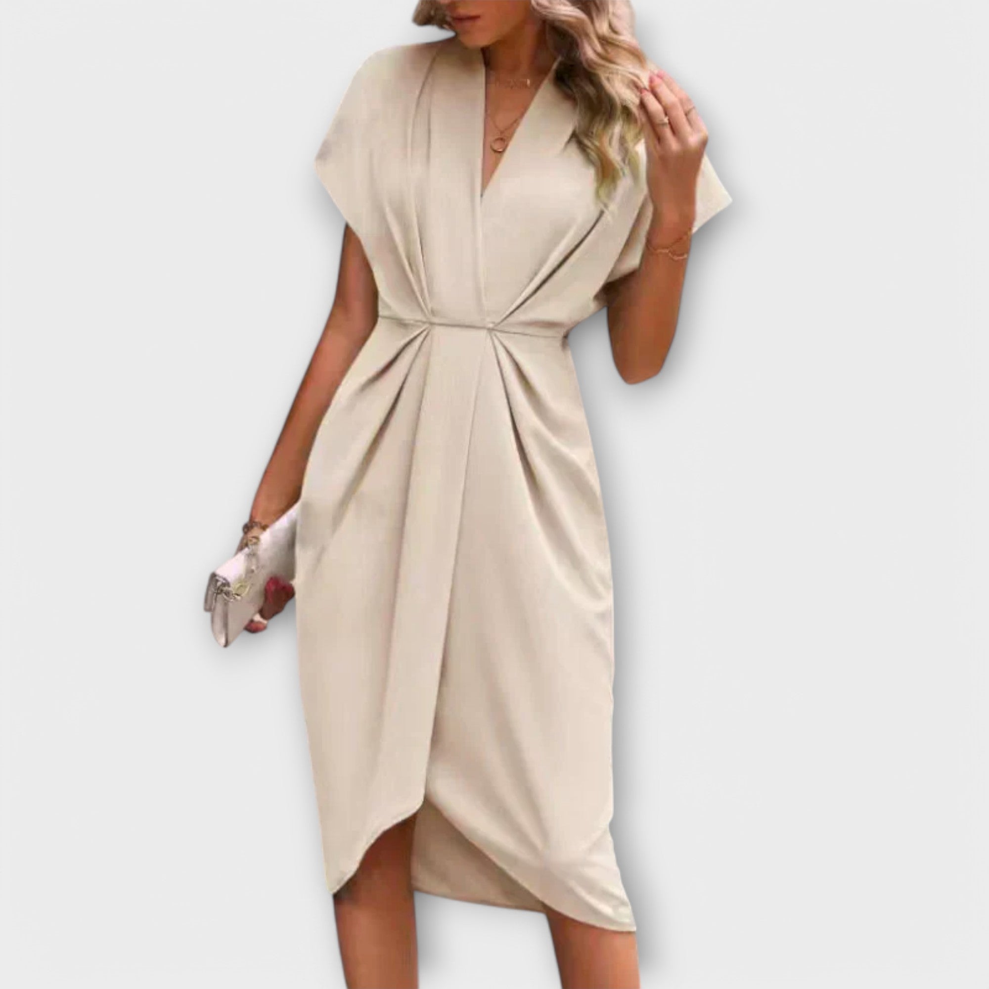 Serena – elegantiška ir patogi midi apsivyniojanti suknelė